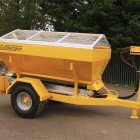 1.6m or 2.5m Towed Spreader