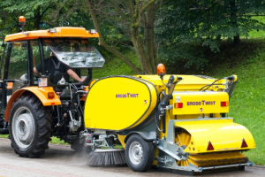 Towable sweeper